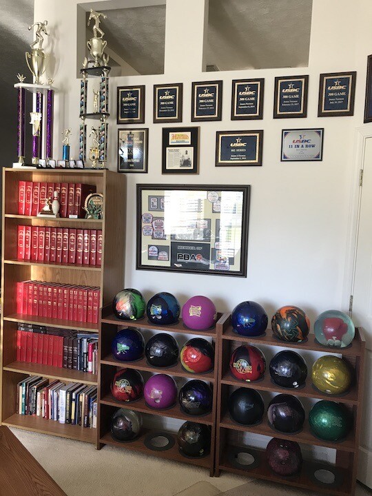 Bowling Ball rack Beat by Premium CASE - 9 Ball