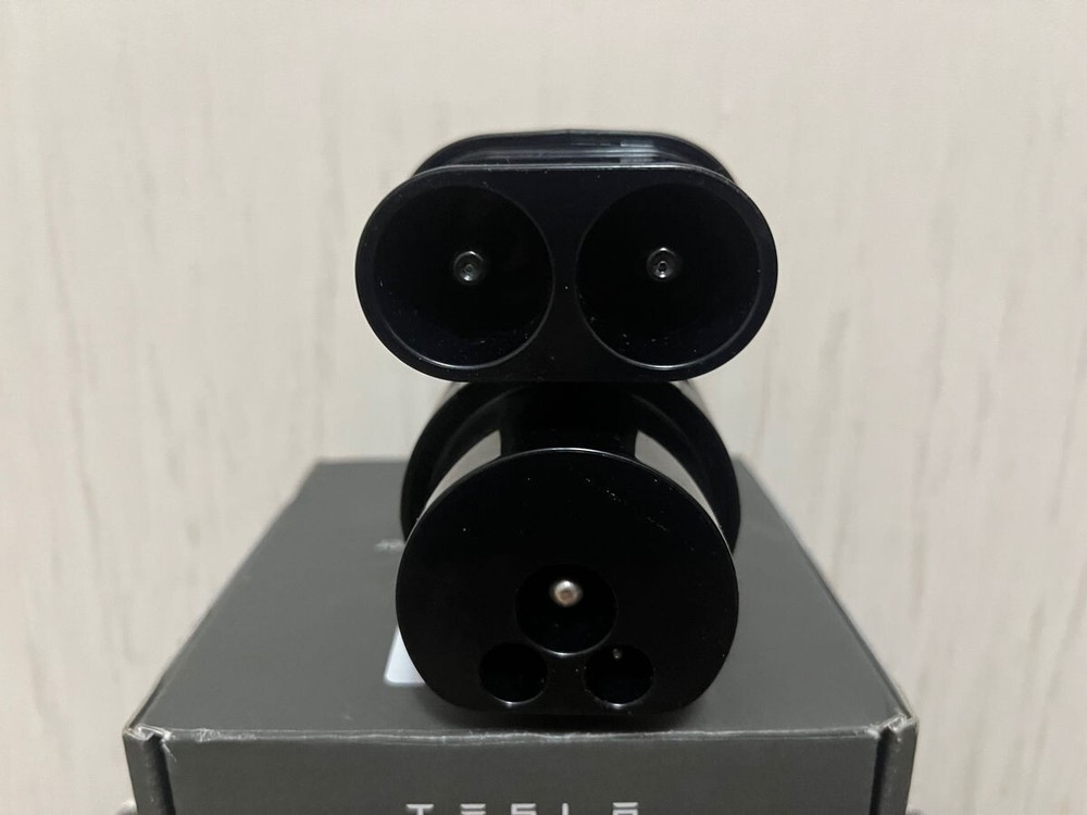 Tesla CCS Combo2 Adapter