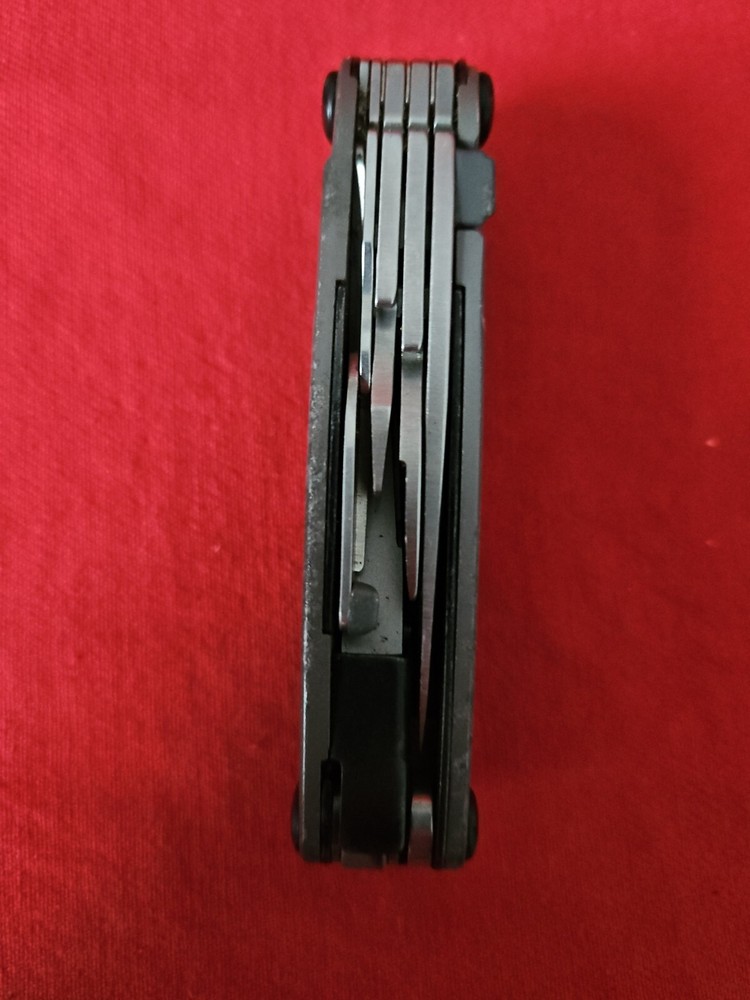 Gerber Strata multi-tool Excellent Condition With Case