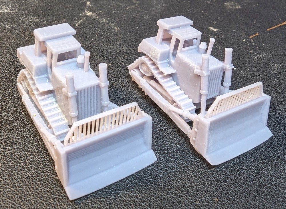 HO Scale large Dozers set of 2