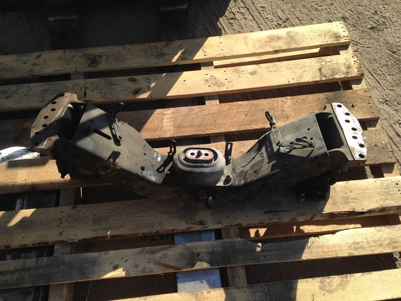2008 Cummins ISX DPF Engine Mount (548-11113)