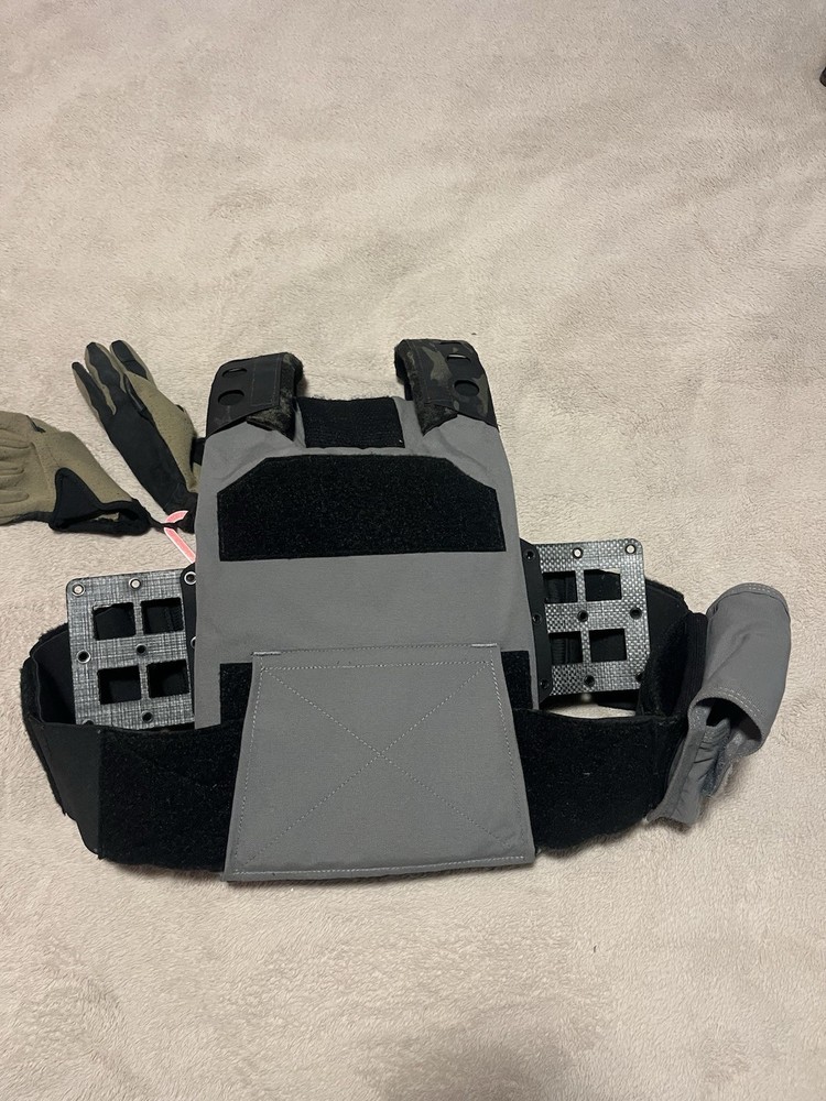 TREX AC1 PLATE CARRIER (No Plates)