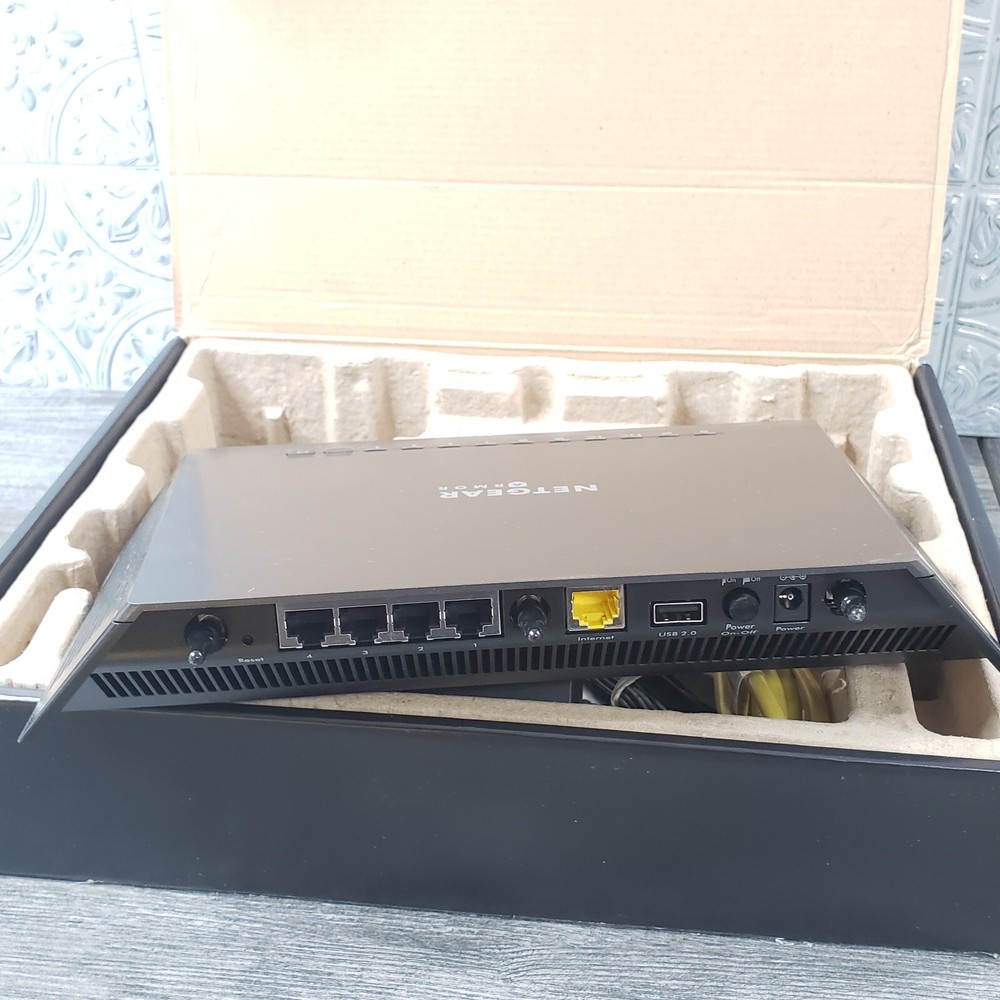 NetGear Nighthawk AC2300 Cybersecurity WiFi Router