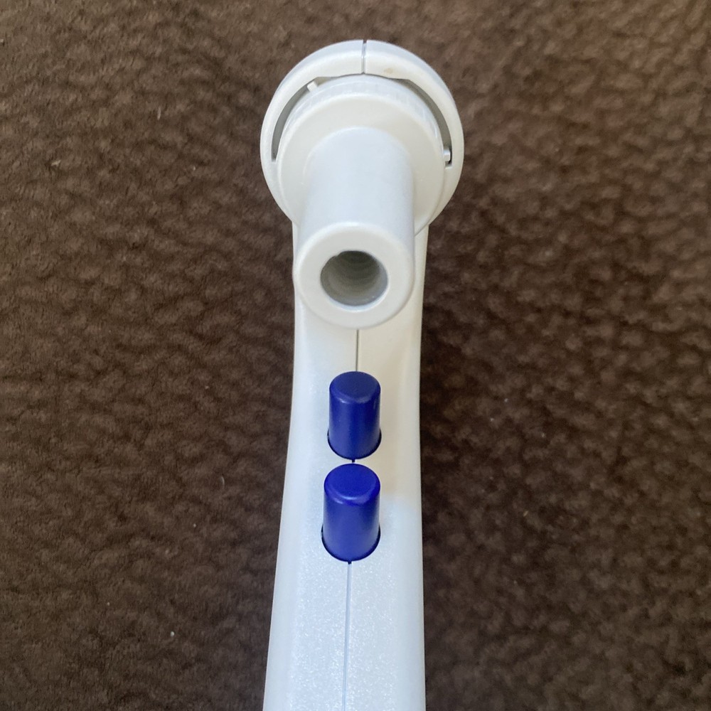 Eppendorf Easypet Electronic Pipette Controller with Charger Tested Working