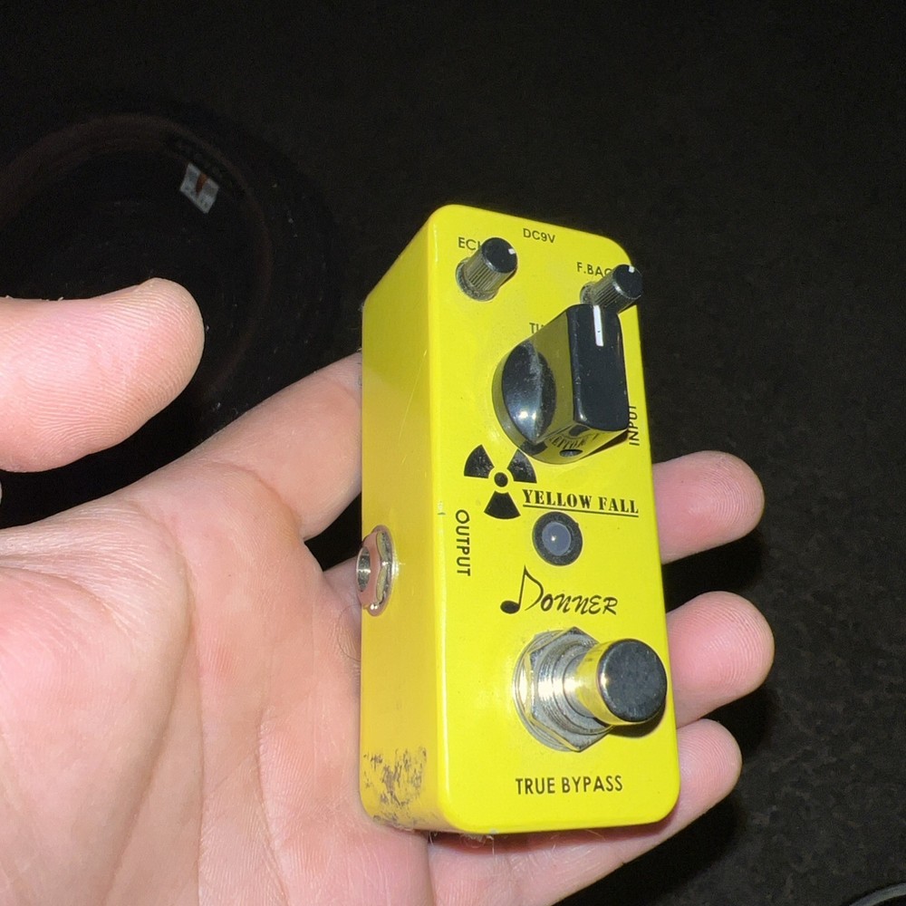 Donner Yellow Fall Guitar Delay Pedal (EC748)