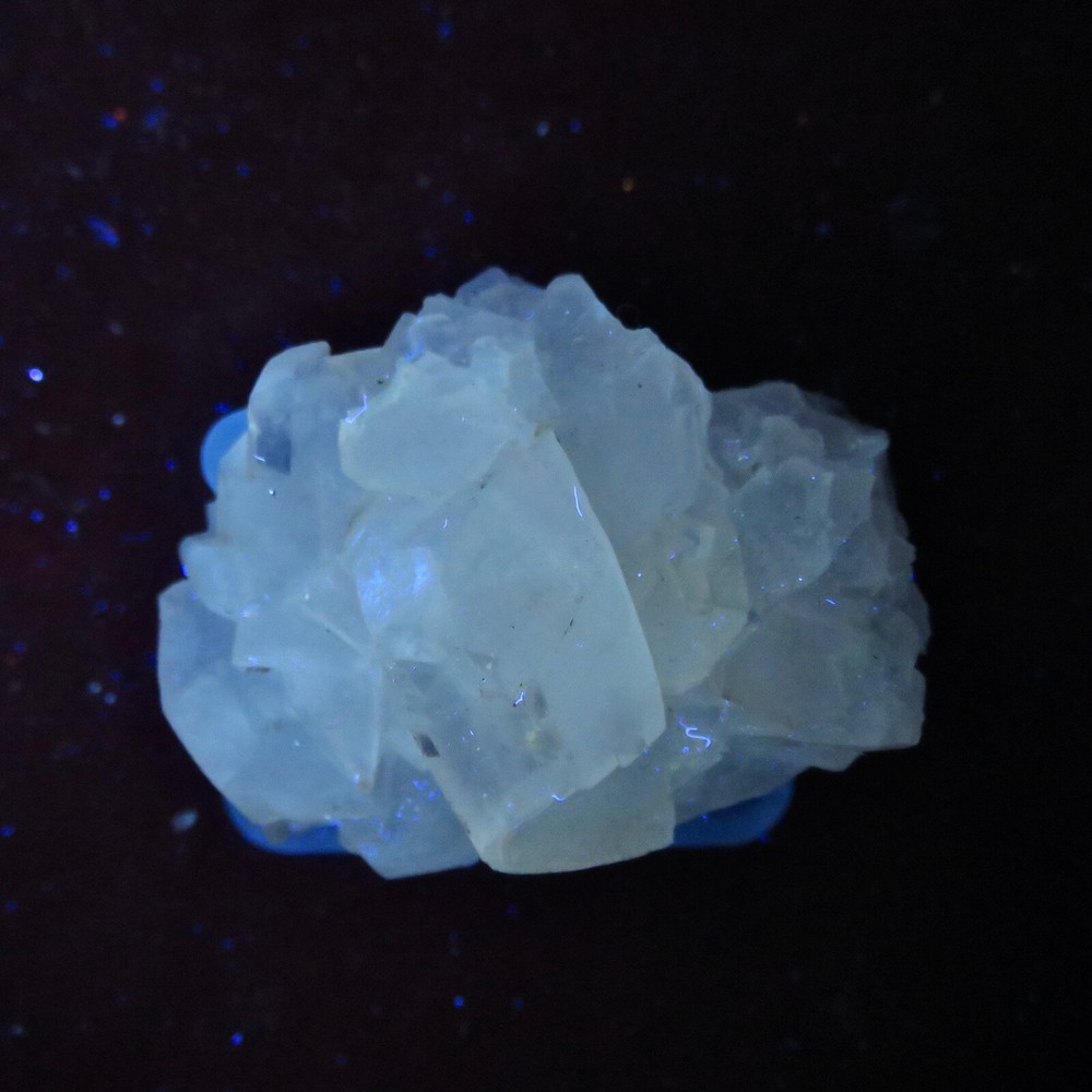 Fluorescent : CALCITE CRYSTALS (twins) - Bisbee, Arizona