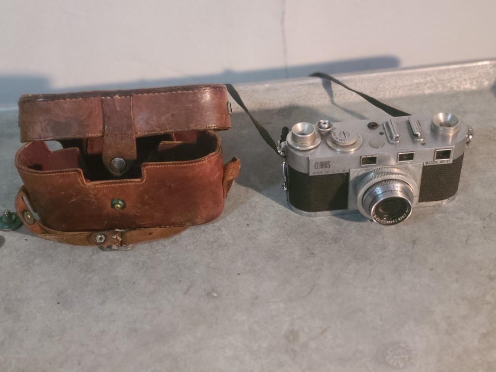 CLARUS MS-35 35MM CAMERA WITH MANY EXTRAS