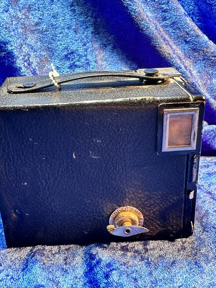 Vintage Camera Brownie Junior Six-20 Untested