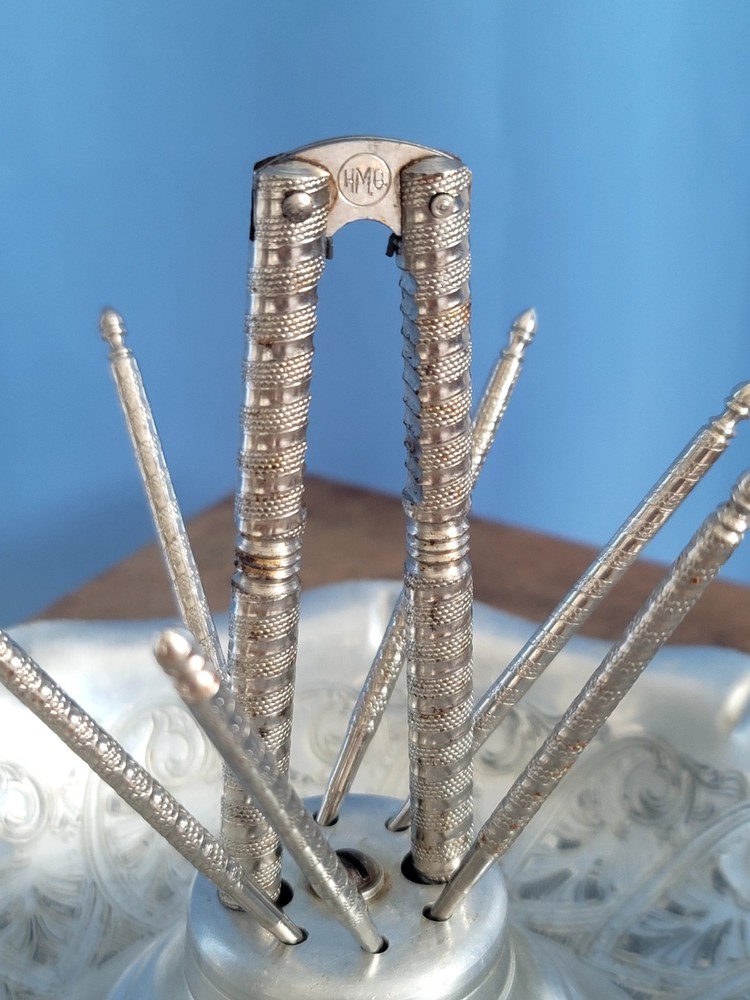 Wilson Hammered Aluminum Nut Cracker Bowl(3654B4)Nutcracker/6Picks