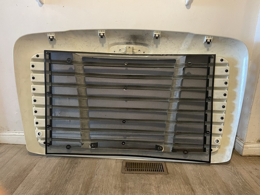 Grille with Bug Screen for 2008-2017 Freightliner Cascadia - Chrome