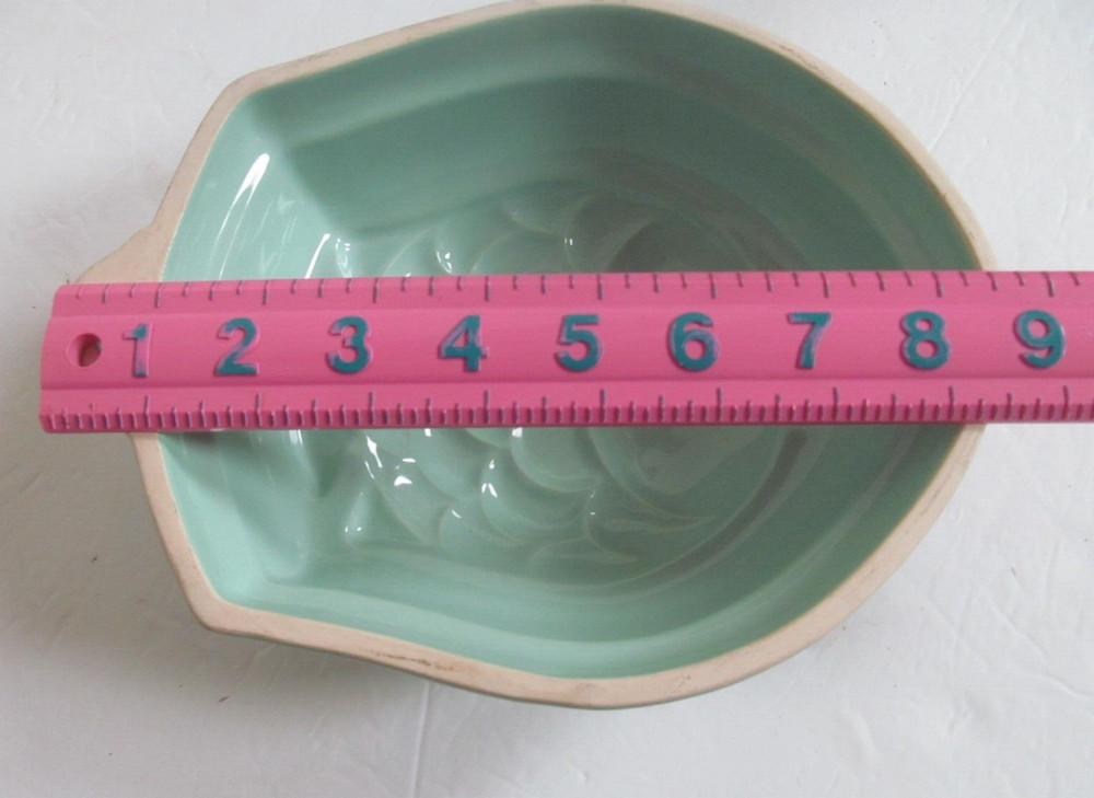 PIER 1 FISH MOLD Mint GREEN CERAMIC GERMANY NEW