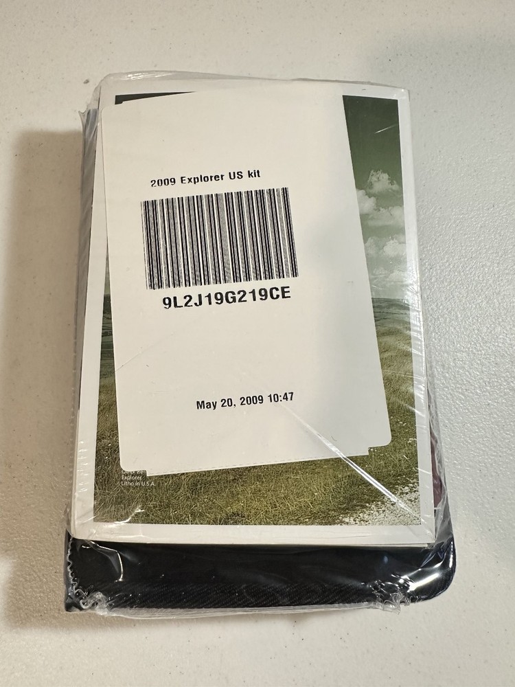 2009 Ford Explorer Owner's Manual Set With case