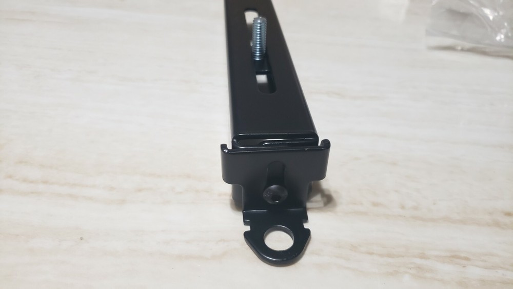 Chief HBU Heavy Duty VCM Universal Interface Bracket (Black)