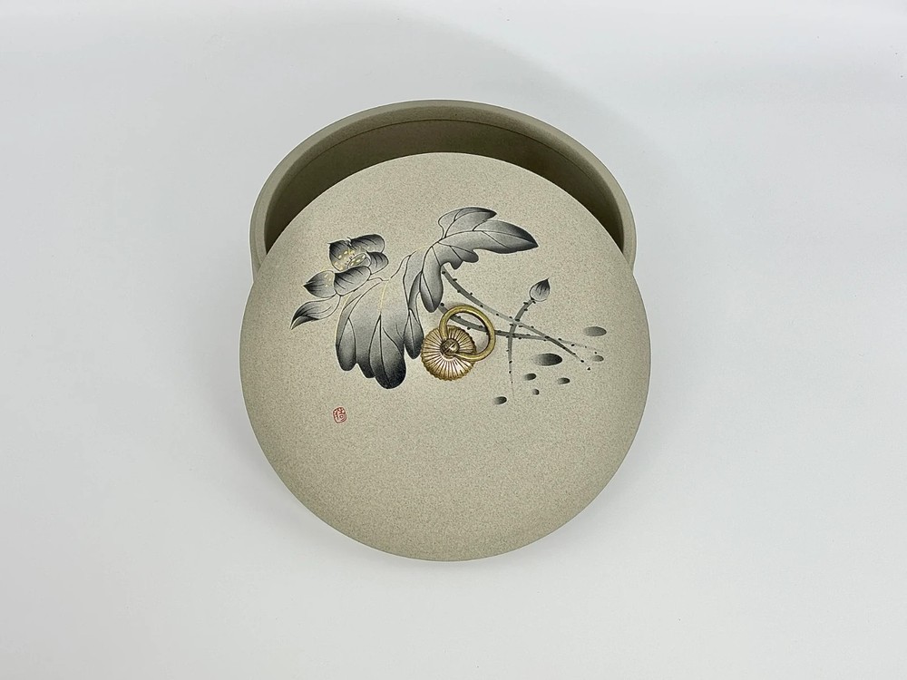 Lotus-shaped coarse pottery tea caddy