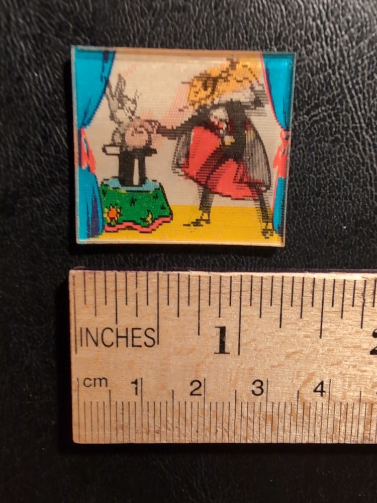 MAGIC LENTICULAR - Magician Pulls A Rabbit Out Of A Hat