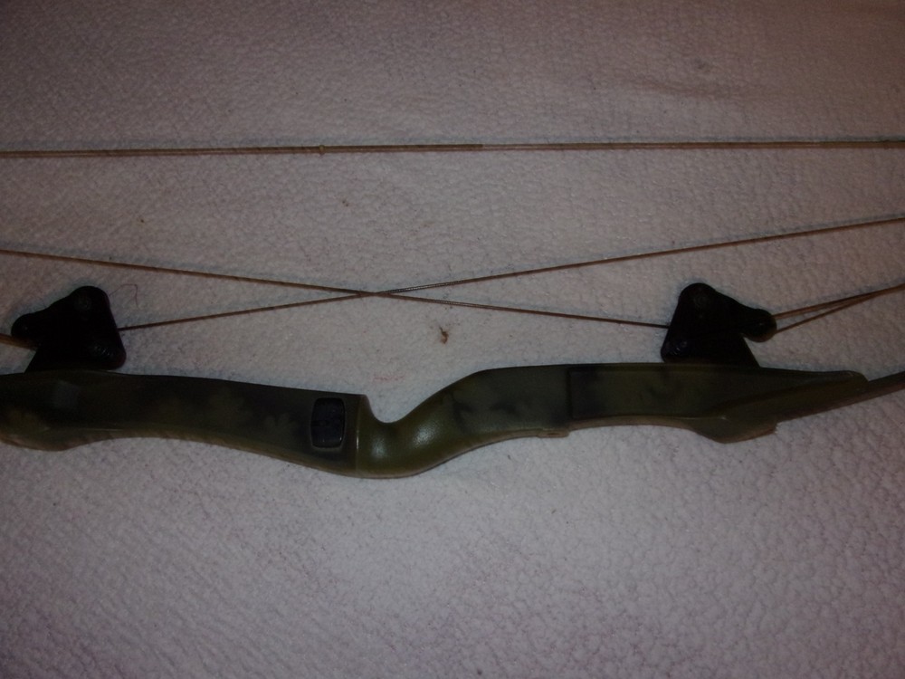 Bear Whitetail Hunter Green Camo Compound Bow