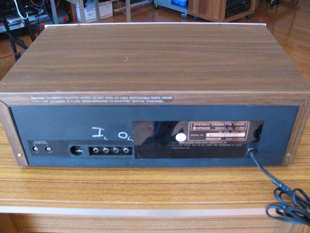 Hitachi D-850 3 Head Cassette Deck Recorder New Belts Partial Function Works