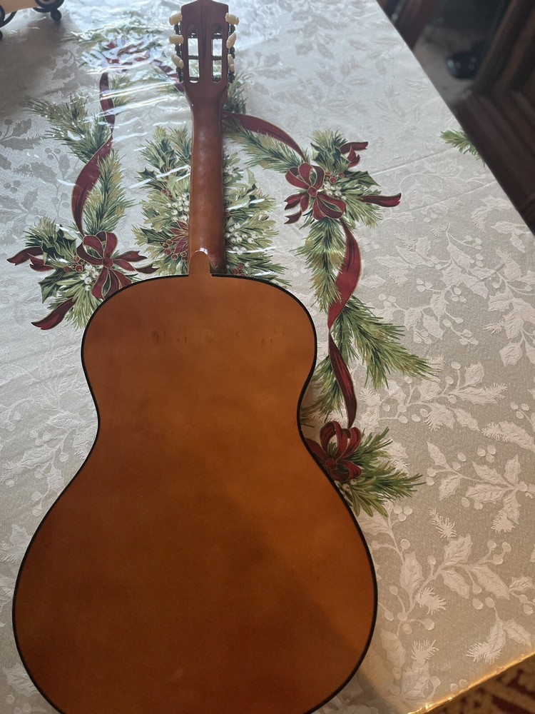 Huntington Full Size Classical Guitar