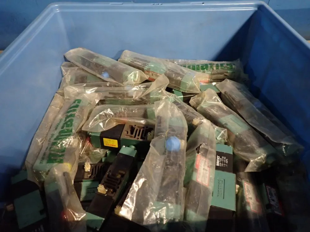 NUMATICS  SOLENOID VALVES  08251470996