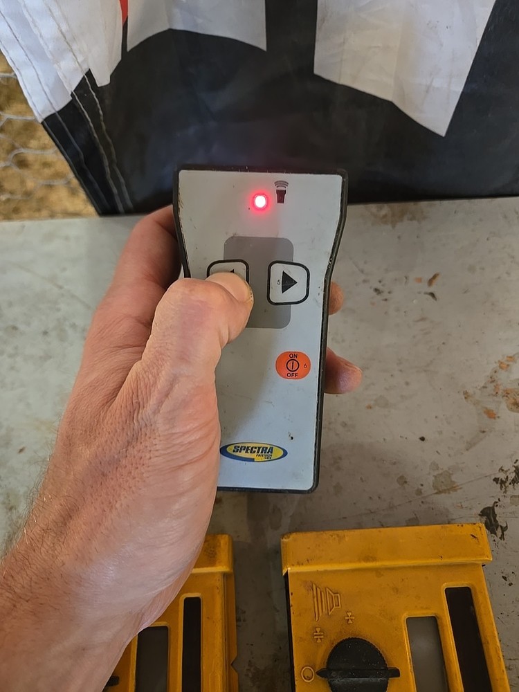 Spectra-Physics Trimble RC501 Remote + 2x Level-Eye Modules