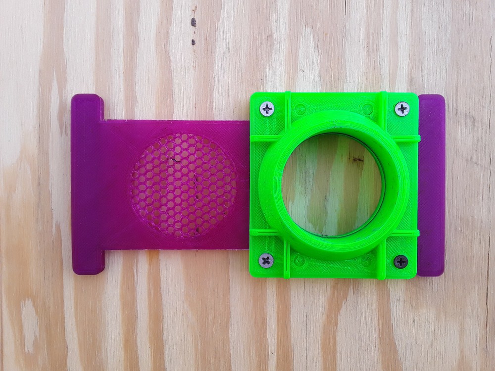 Bee Vacuum Gate for Beekeeping with Nail Lock
