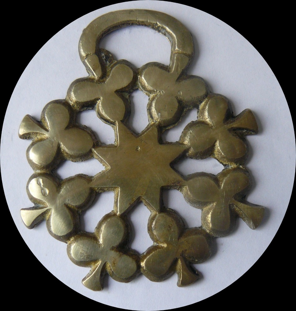 GEOMETRIC - horse brass (6689)