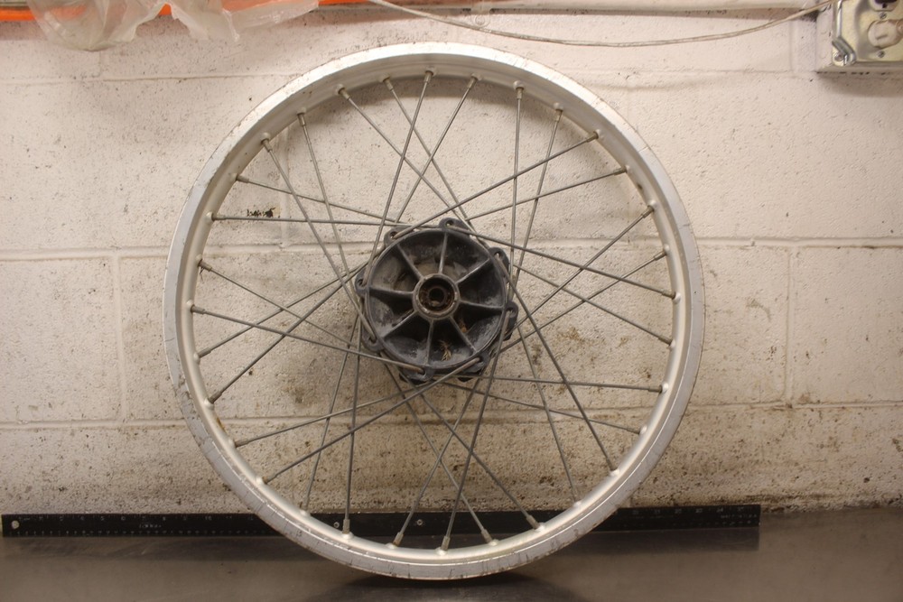 1985 Yamaha IT200 FRONT WHEEL RIM 21X1.60 (ROW 3)