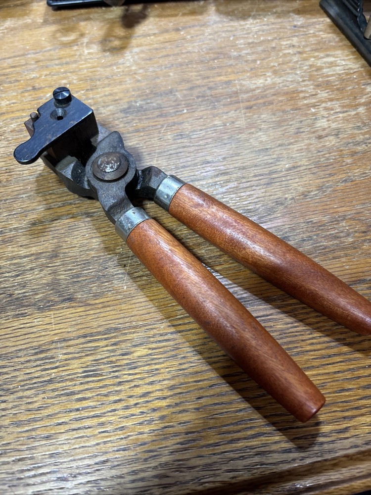 Lyman Bullet Mold, Hunting Shooting Reloading