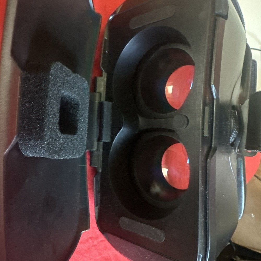 DESTEK V5 VR Headset with Bluetooth Controller