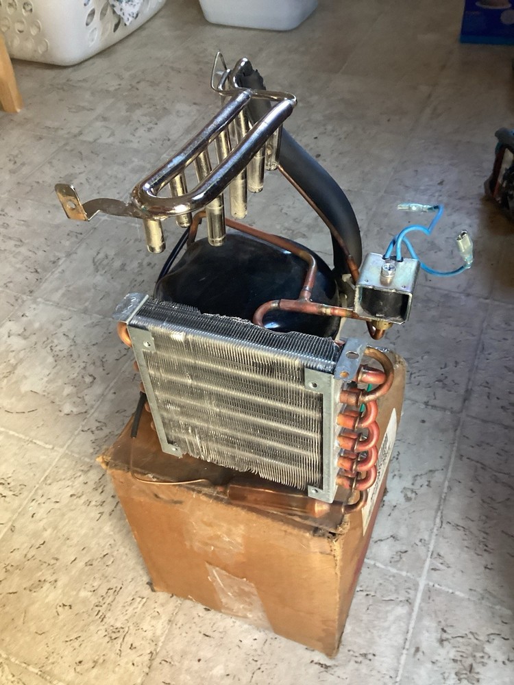 Frigidaire Countertop Ice Machine Full Refrigeration System & Compressor EFIC101