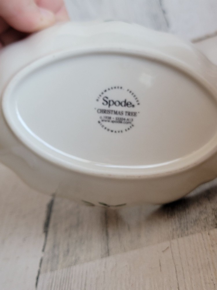 Spode Basket with handle 6" Vintage home decor tree Mistletoe