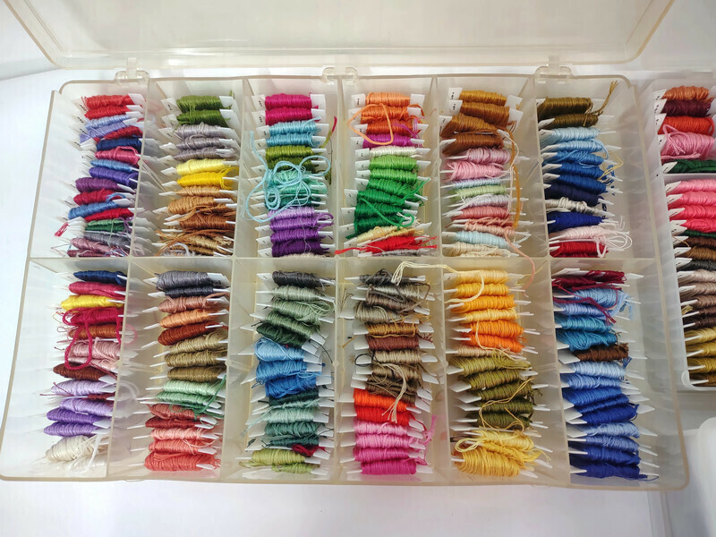 Huge Lot Over 370 Pieces Cross Stitch Floss Thread Needlepoint DMC Needlepoint