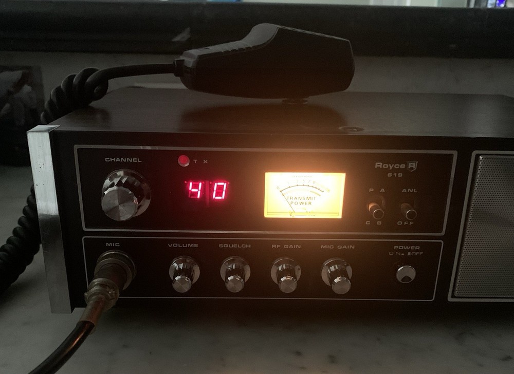 Vintage 1970's Royce Electronics 40 channel CB base station with Microphone #619