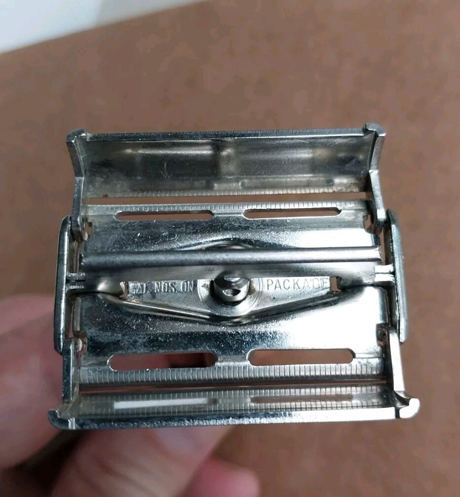 Vintage 1950 Gillette Super Speed Safety Razor Notched Post No Date Code