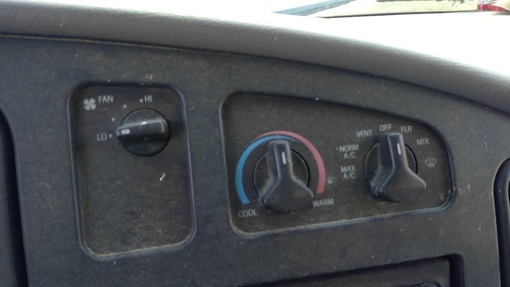 Temperature Control Front Main With AC Fits 98-04 FORD E150 VAN 3841188