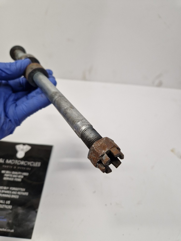 Kawasaki Gpz 500s Rear Spindle Axle