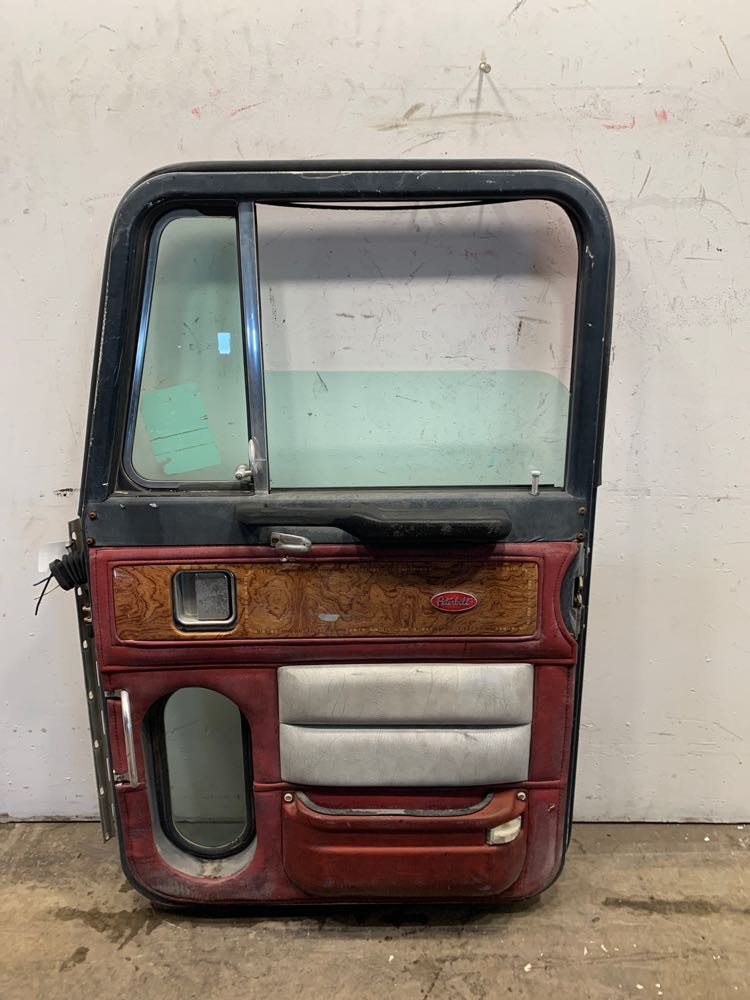 Peterbilt Door (606-13169)