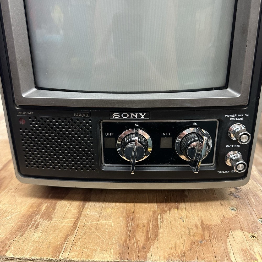 Sony Trinatron KV-9200 9" CRT Solid State Color tv
