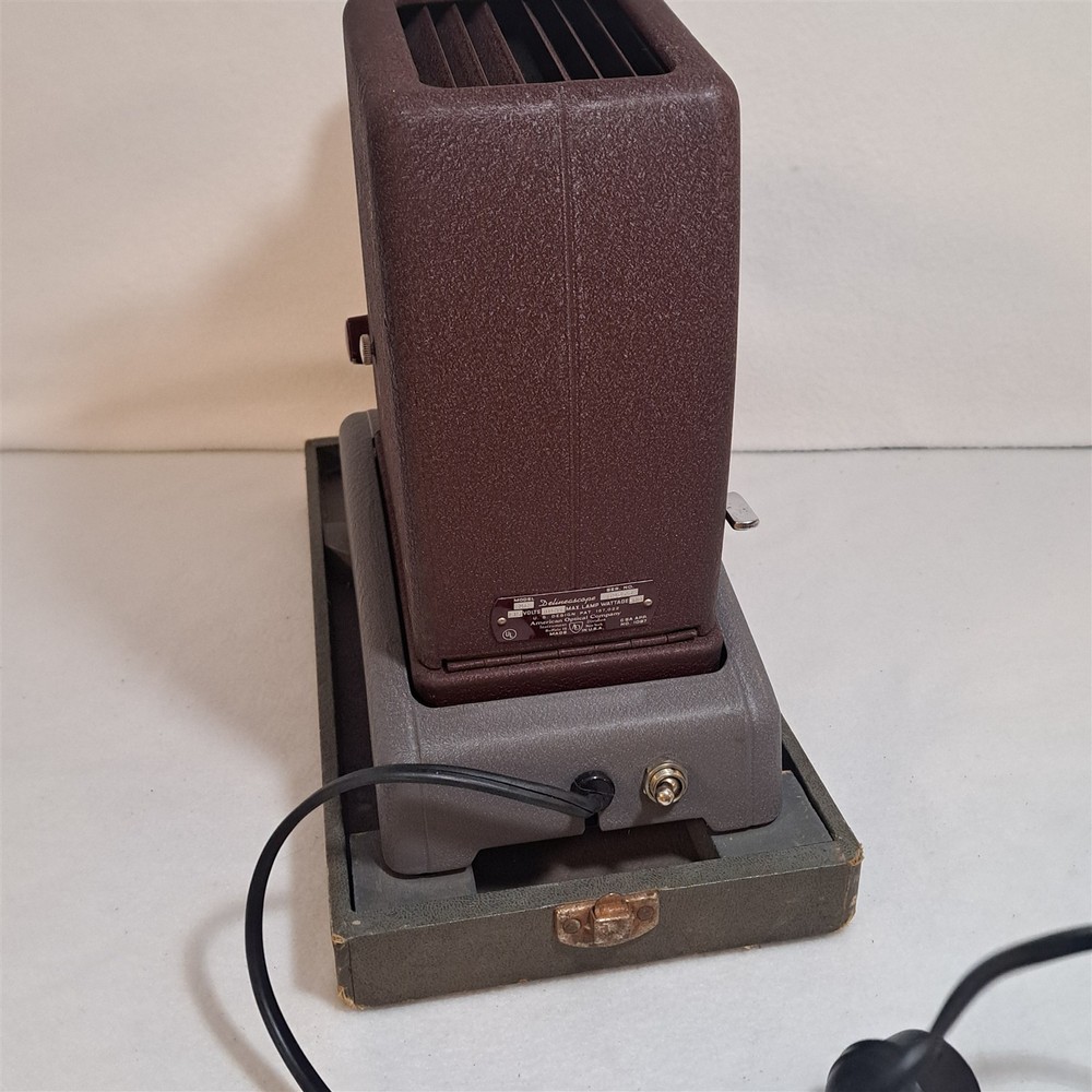 Delineascope Model MC Slide Projector