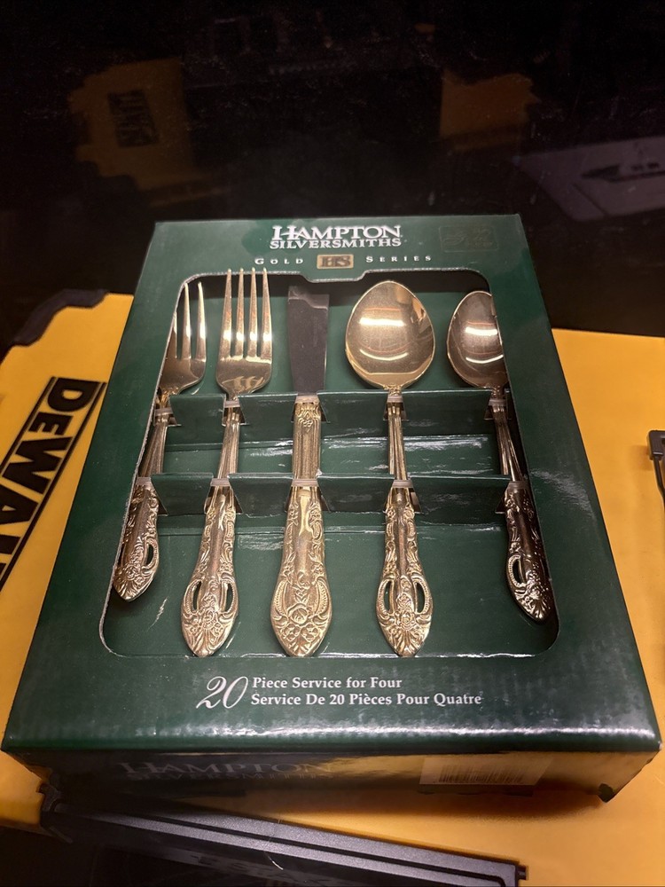 Hampton Silversmiths Versailles Gold Series 20 Pcs Flatware Service Four
