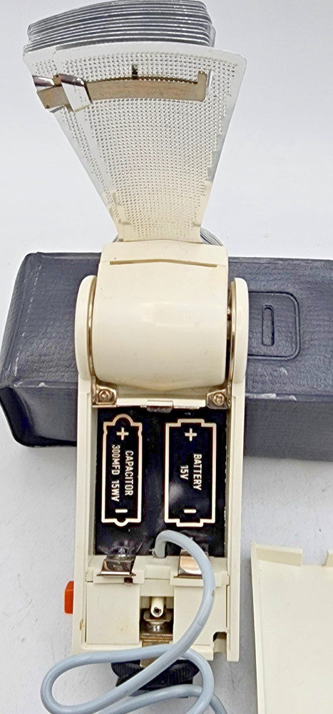 Vintage Minolta Deluxe III Flash w/ Case