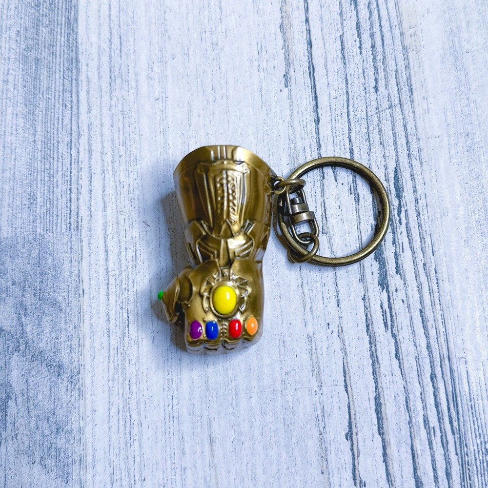Marvel Comics Avengers Infinity Gauntlet Gold Colored Pewter Keyring Key Chain