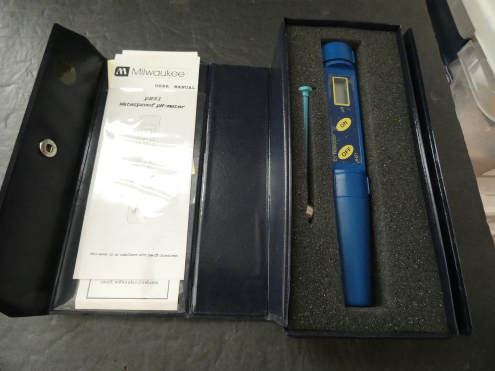 MILWAUKEE PH WATERPROOF WATER TESTER UNTESTED