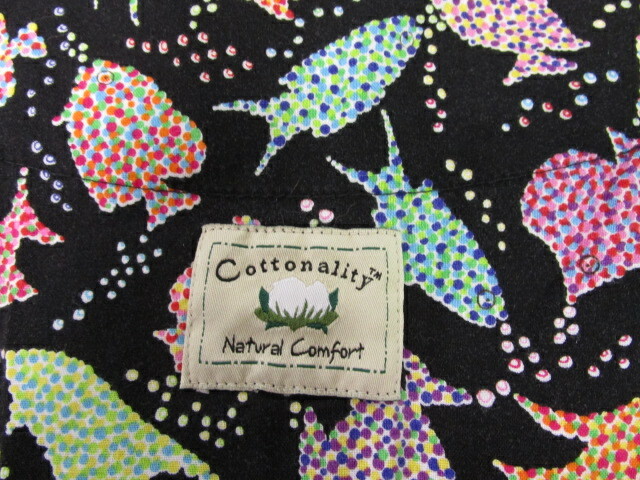 Cottonality Black Fish Print Size Extra Small Scrub Top