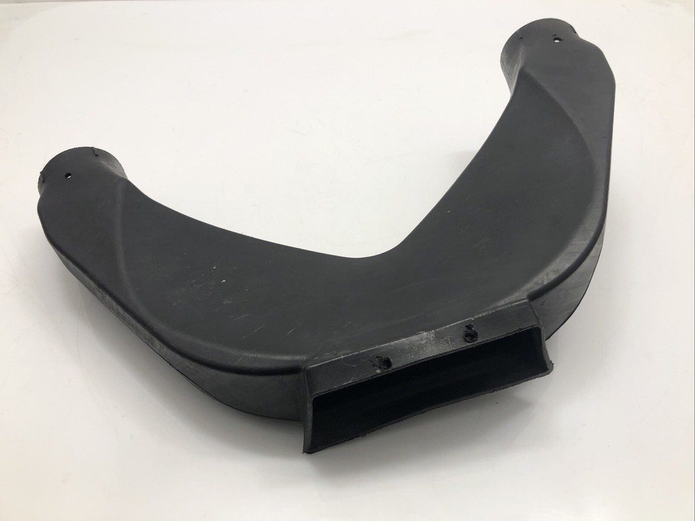 ♻️ Triumph Daytona 600 2002 - 2004 Front Centre RAM Air Intake Duct Scoop Vent