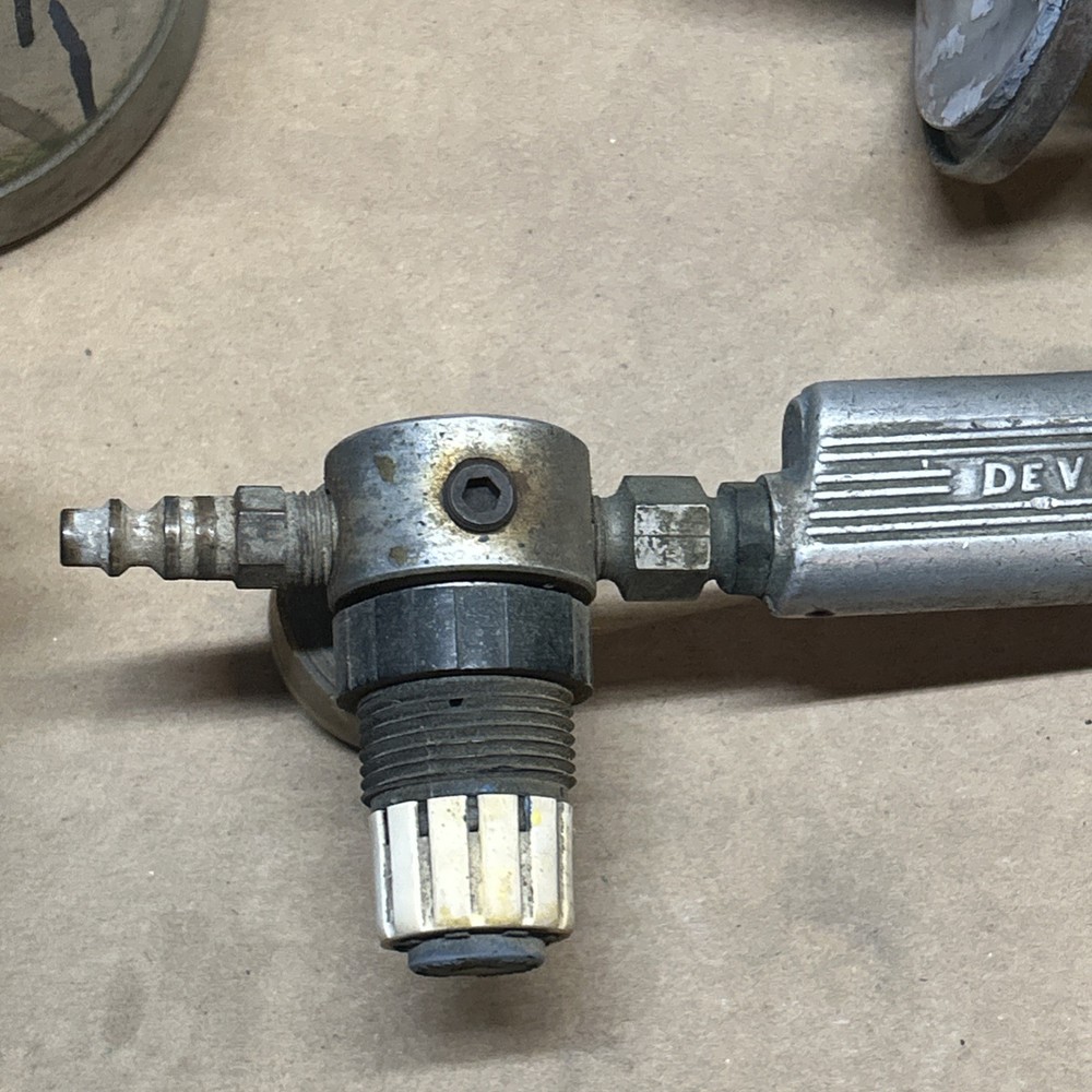 Devilbiss spray gun MBC type with cup and #30/58nozzle Untested