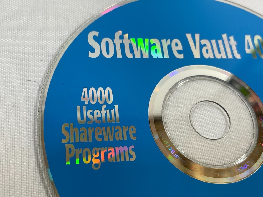 Vintage 1995 Shareware Vault 4000 MacSoft Software CD-ROM WizardWorks DISC ONLY