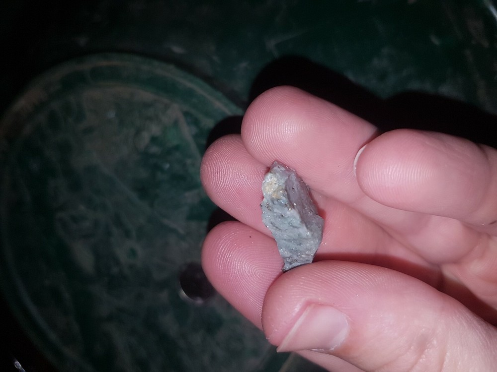 4.2 GRAM Gold IN QUARTZ SPECIMEN