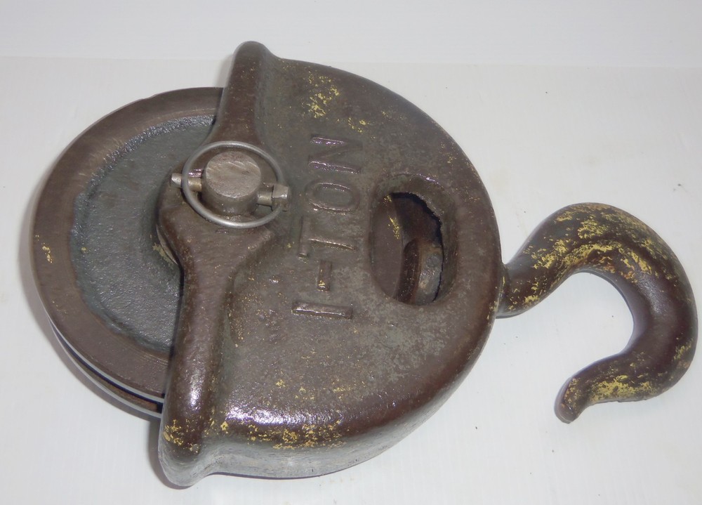 1-Ton Single-Sheave Hook-Mounted Block Pulley