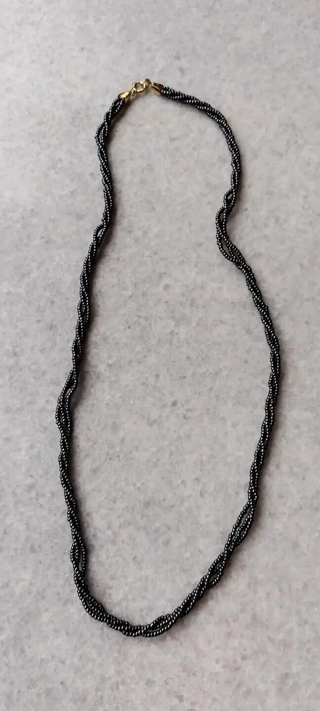 Vintage small black 🖤 glass necklace